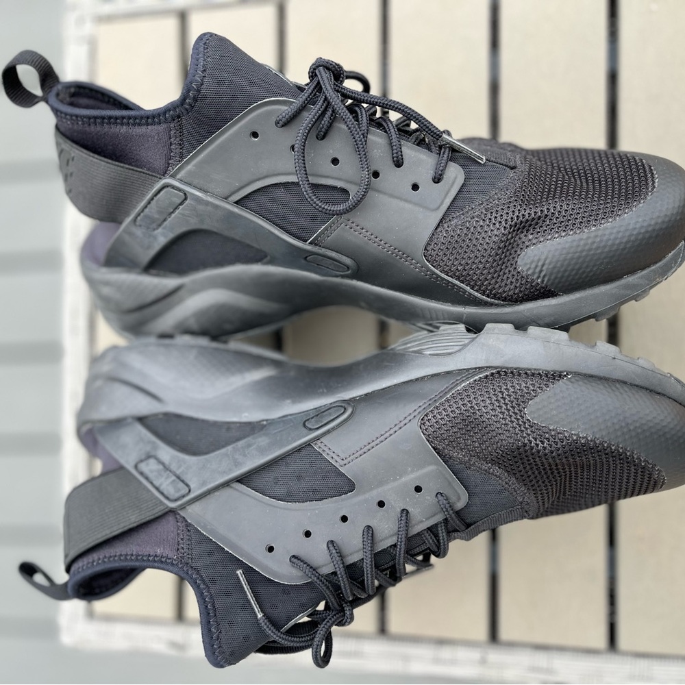 Nike Air Huarache Run Triple Black Men’s 9.5 819685-002 Clean & Ready to Wear - Picture 6 of 8
